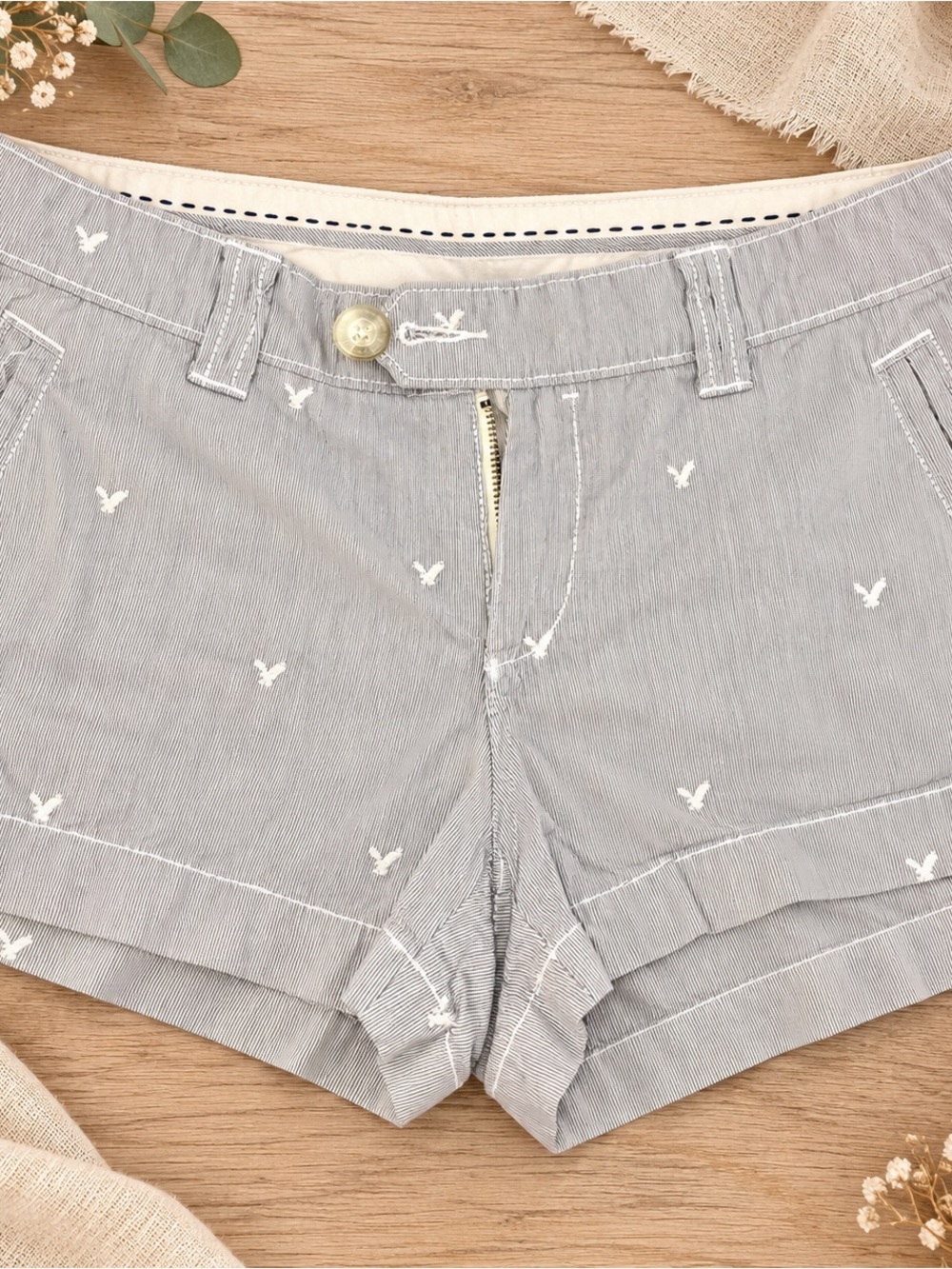 AE shorts - Picture 2 of 6